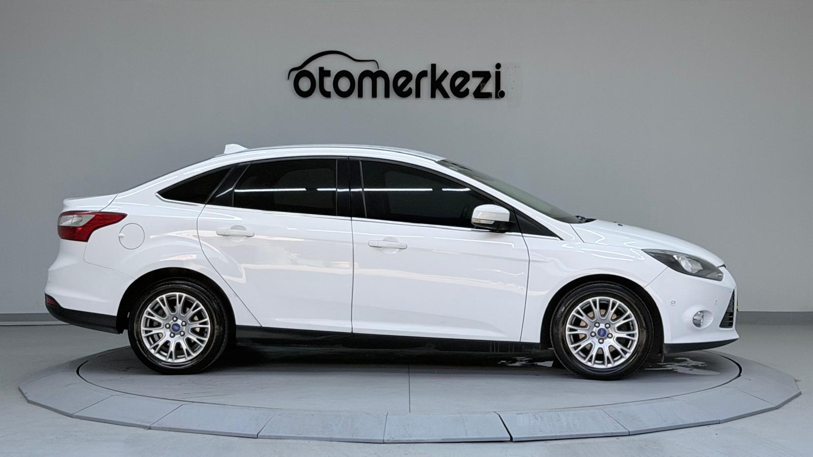 FORD FOCUS 4
